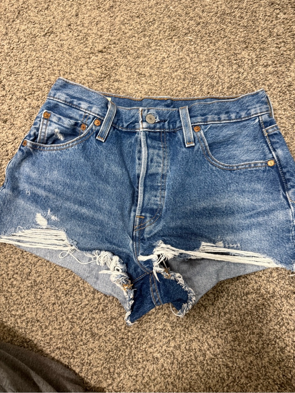 Levi's 501 Medium Wash Blue High Rise Denim Cutoff Shorts Women’s Size 29 NWOT